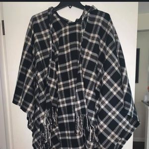 Woman’s Poncho with hoodie.